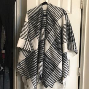 Blanket poncho with fringe